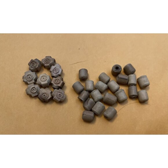 Set Lot 29 Natural Color Veg Ivory Cork Beads Mini Button Carved And Barrel - Picture 3 of 3